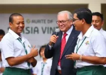 escola em homenagem a Silvio Santos